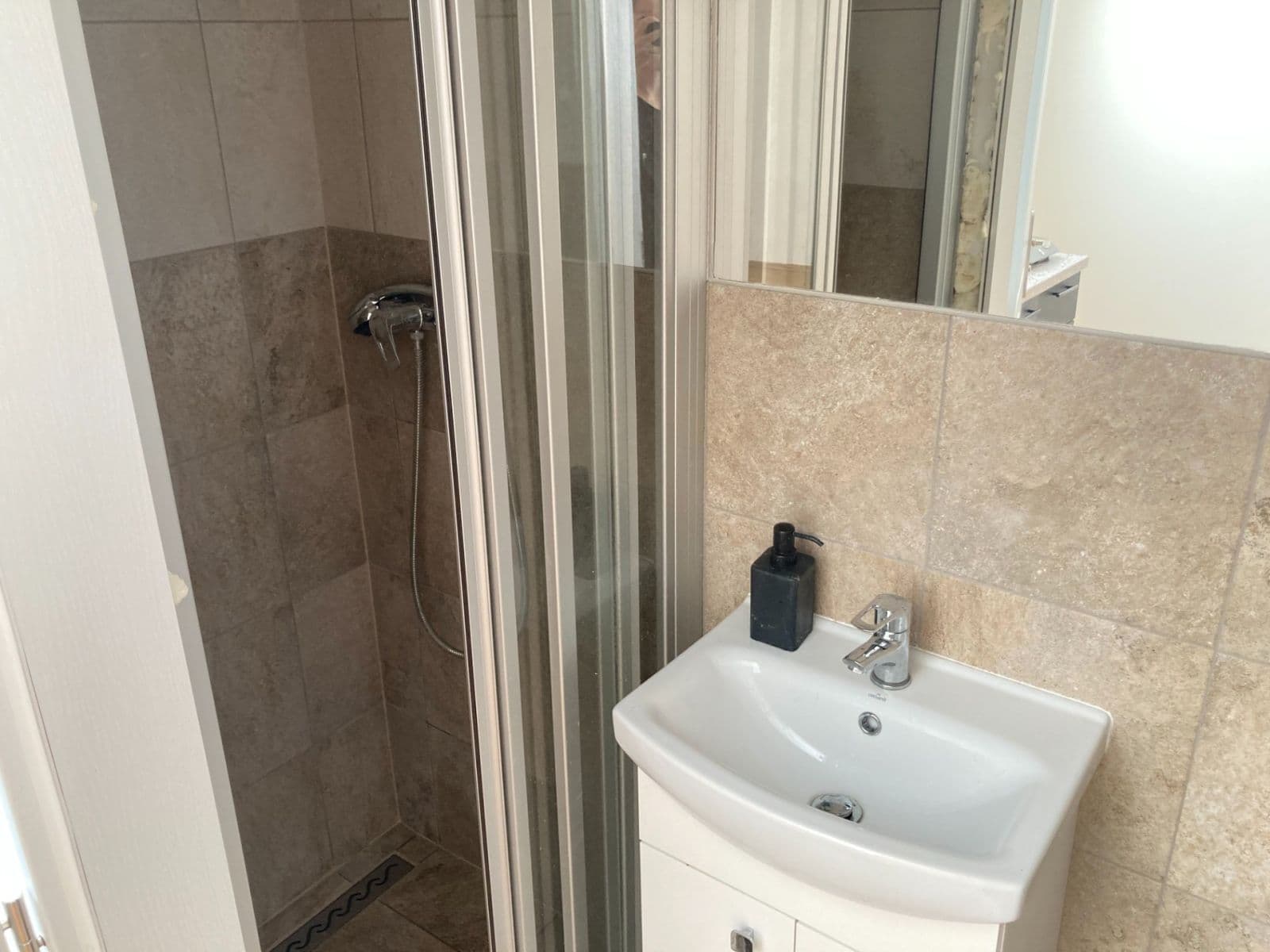 Studio flat to rent, 20 m², Pod Sychrovem Ⅰ, Prague, Prague Studio flat to rent, 20 m², Pod Sychrovem Ⅰ, Prague, Prague