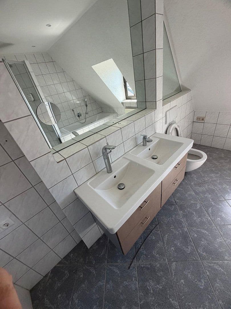 3 bedroom flat to rent, 128 m², Schmidtstraße 12, Rüdesheim am Rhein, Hesse 3 bedroom flat to rent, 128 m², Schmidtstraße 12, Rüdesheim am Rhein, Hesse