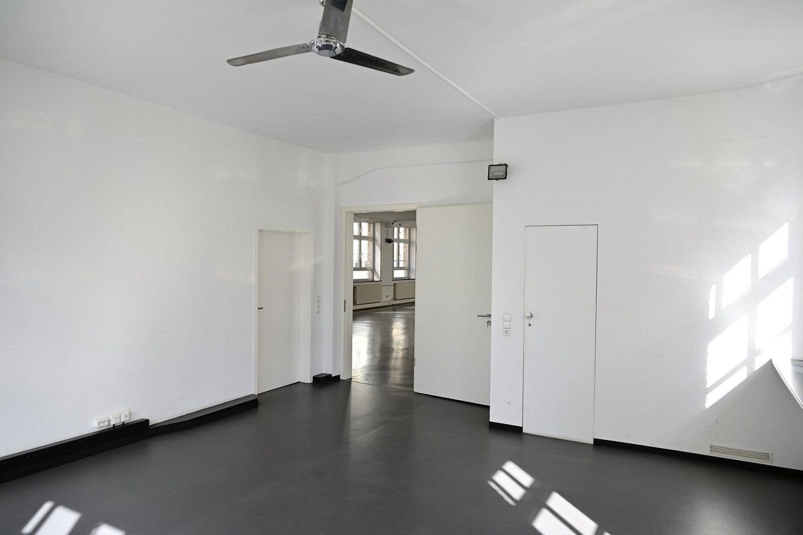 office to rent, 282 m², Stuttgart, Baden-Württemberg office to rent, 282 m², Stuttgart, Baden-Württemberg