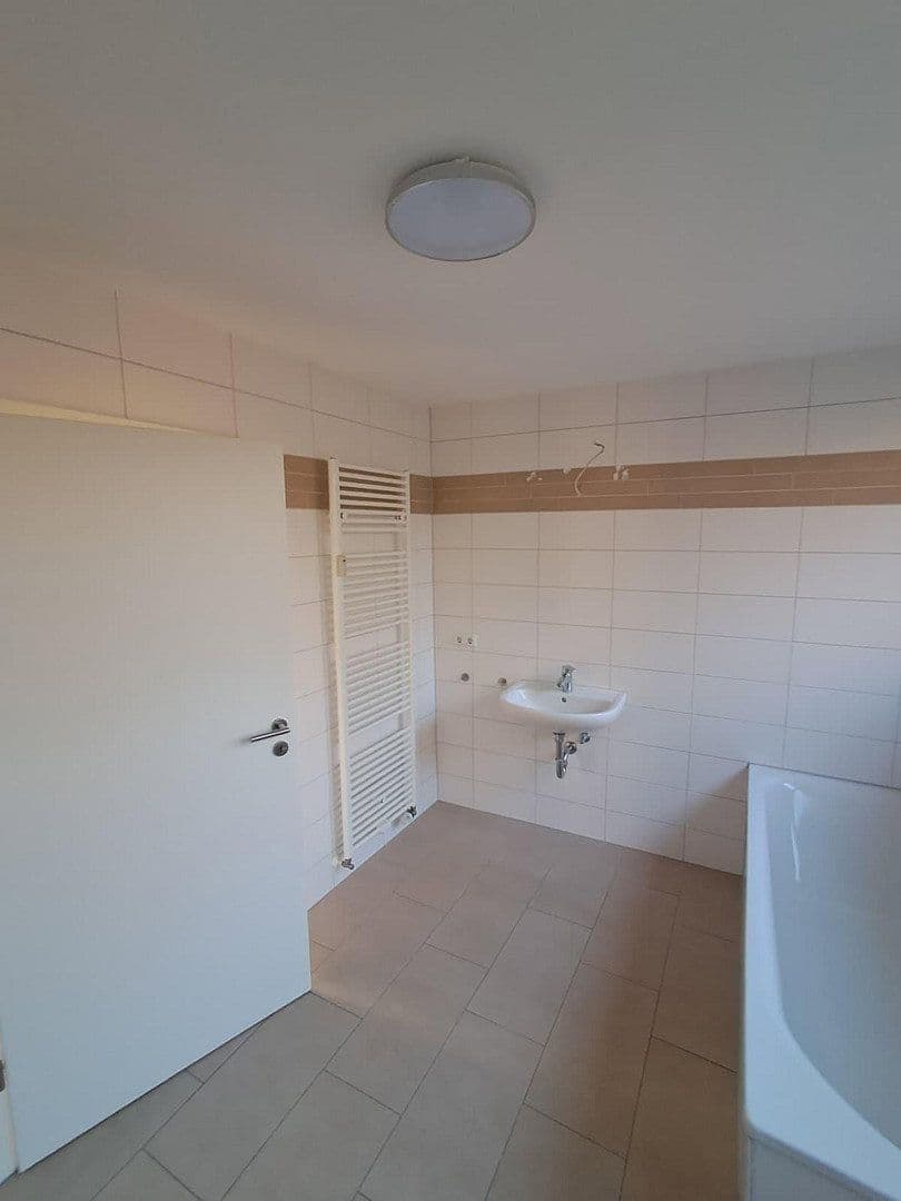 3 bedroom flat to rent, 100 m², Oberborsbacher Str. 19, Odenthal, North Rhine-Westphalia 3 bedroom flat to rent, 100 m², Oberborsbacher Str. 19, Odenthal, North Rhine-Westphalia