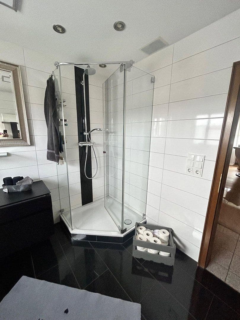 2 bedroom with open-plan kitchen flat to rent, 110 m², Hanau, Hesse 2 bedroom with open-plan kitchen flat to rent, 110 m², Hanau, Hesse