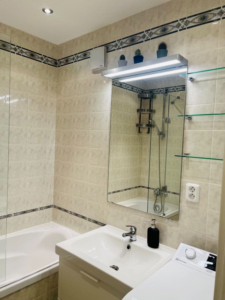 3 bedroom with open-plan kitchen flat to rent, 68 m², Tobrucká, Prague, Prague 3 bedroom with open-plan kitchen flat to rent, 68 m², Tobrucká, Prague, Prague