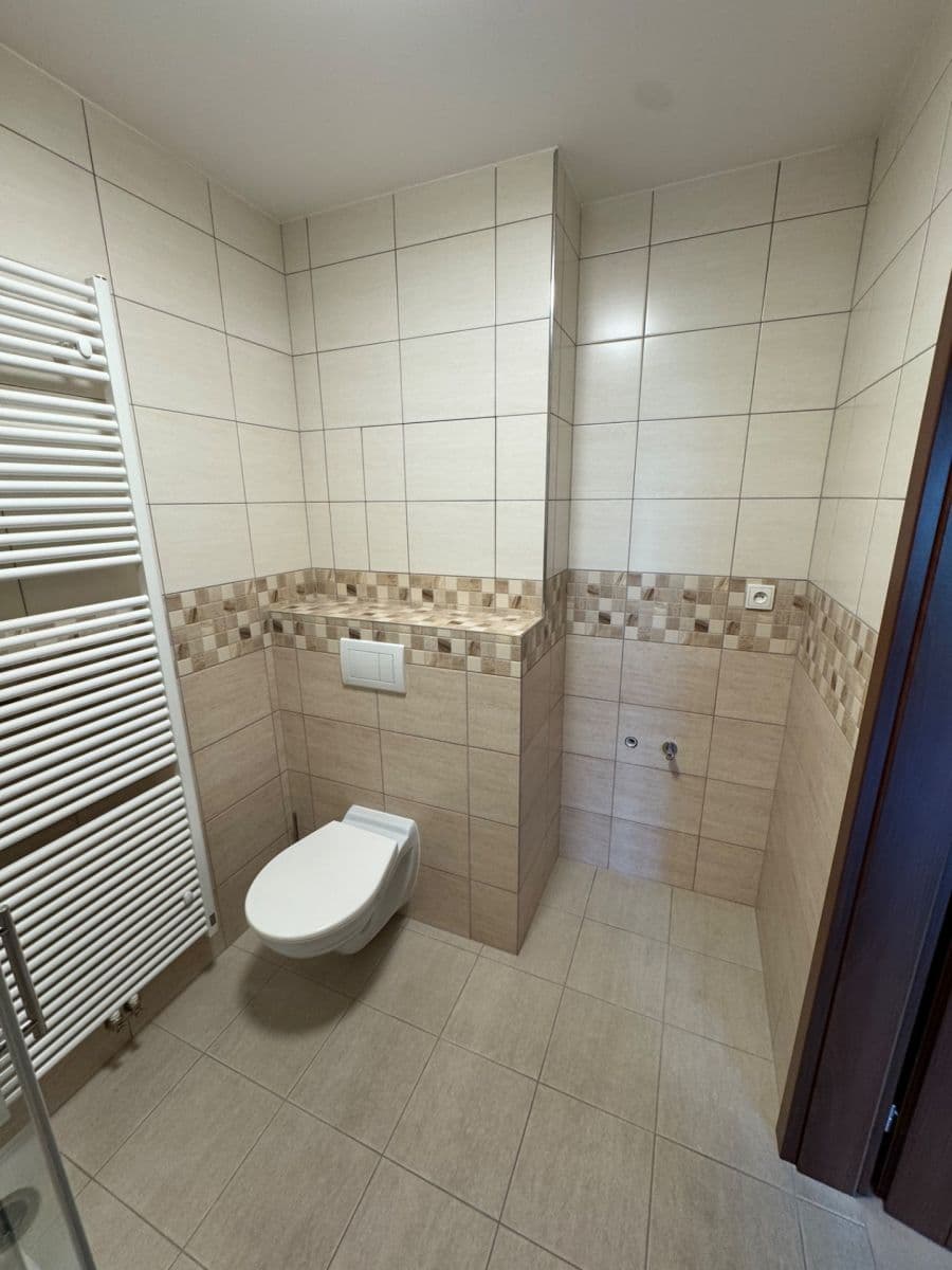 Studio flat to rent, 32 m², Uherova, Chýně, Středočeský Region Studio flat to rent, 32 m², Uherova, Chýně, Středočeský Region