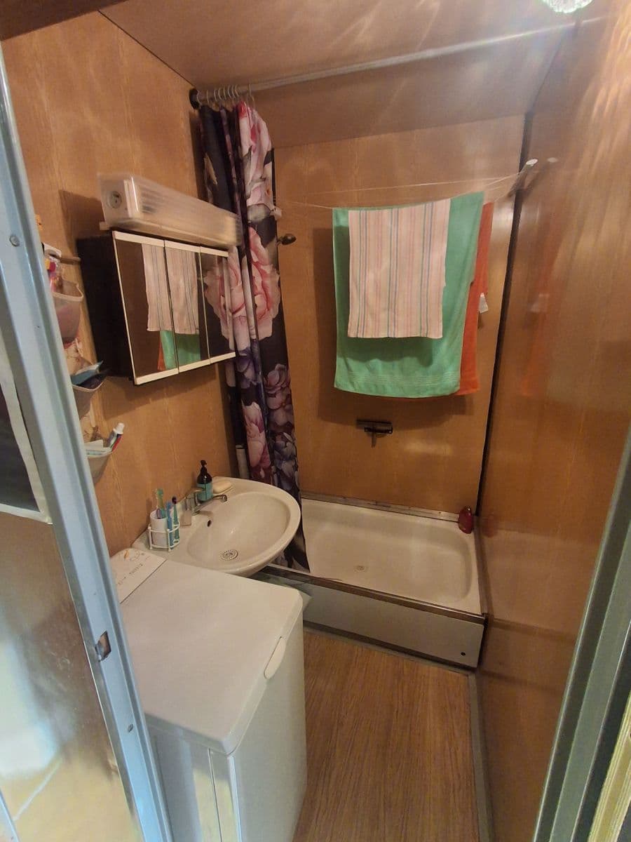 1 bedroom with open-plan kitchen flat for sale, 44 m², Kurčatovova, Prague, Prague 1 bedroom with open-plan kitchen flat for sale, 44 m², Kurčatovova, Prague, Prague