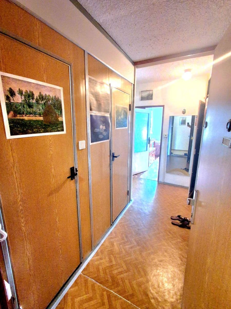 1 bedroom with open-plan kitchen flat for sale, 43 m², Kurčatovova, Prague, Prague 1 bedroom with open-plan kitchen flat for sale, 43 m², Kurčatovova, Prague, Prague