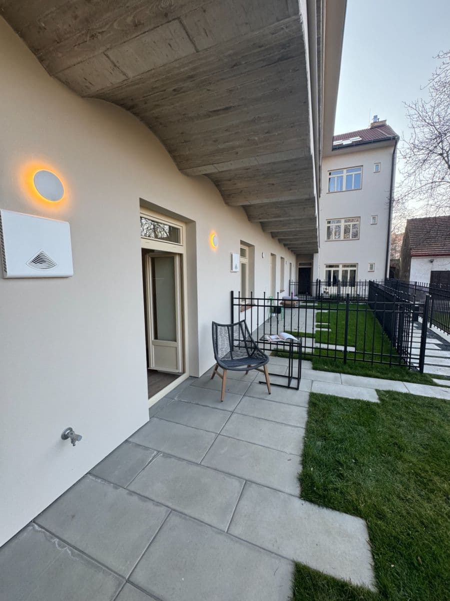 Studio flat to rent, 34 m², Boleslavova, Prague, Prague Studio flat to rent, 34 m², Boleslavova, Prague, Prague