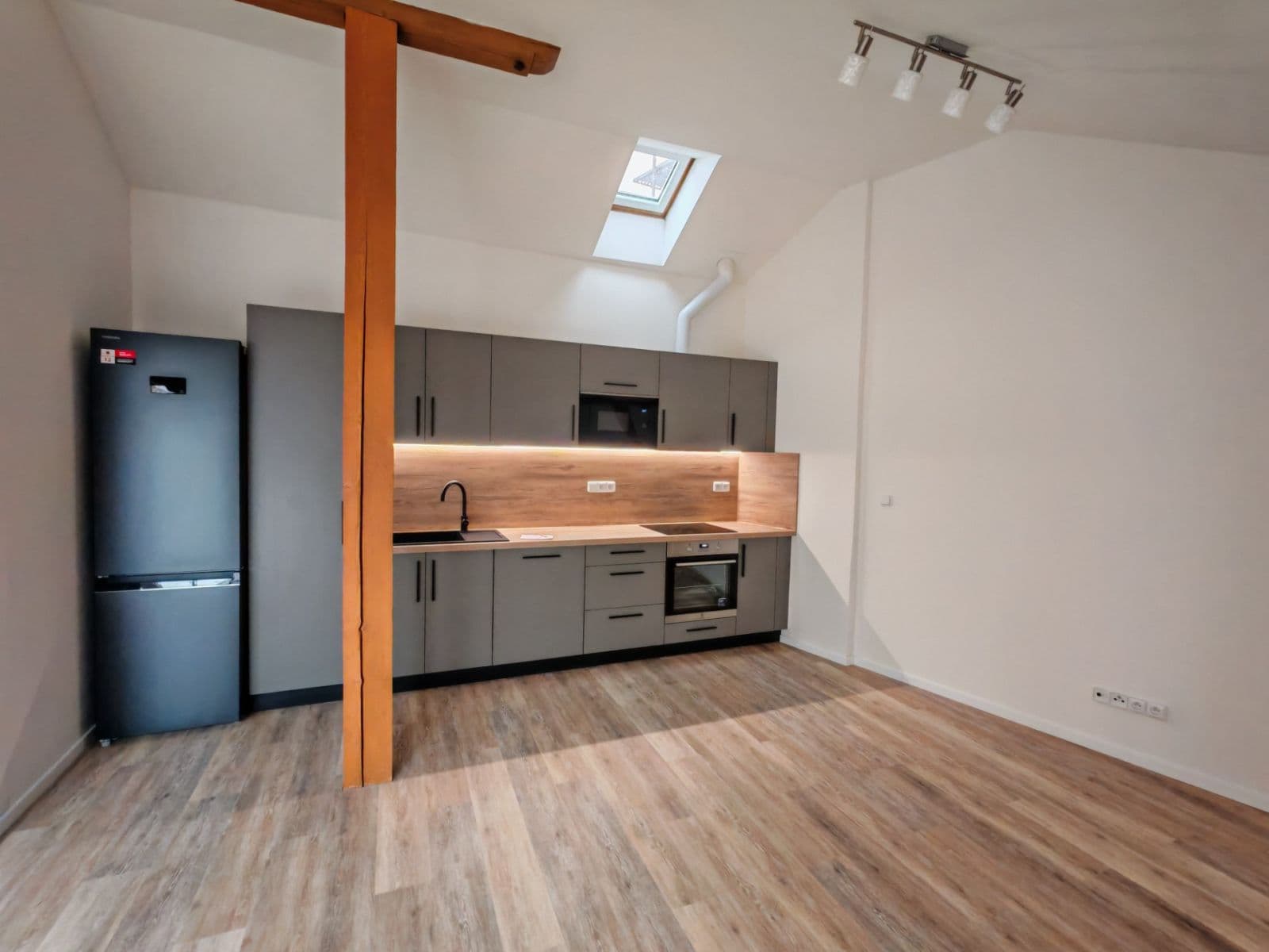 1 bedroom with open-plan kitchen flat to rent, 94 m², Navrátilova, Prague, Prague 1 bedroom with open-plan kitchen flat to rent, 94 m², Navrátilova, Prague, Prague