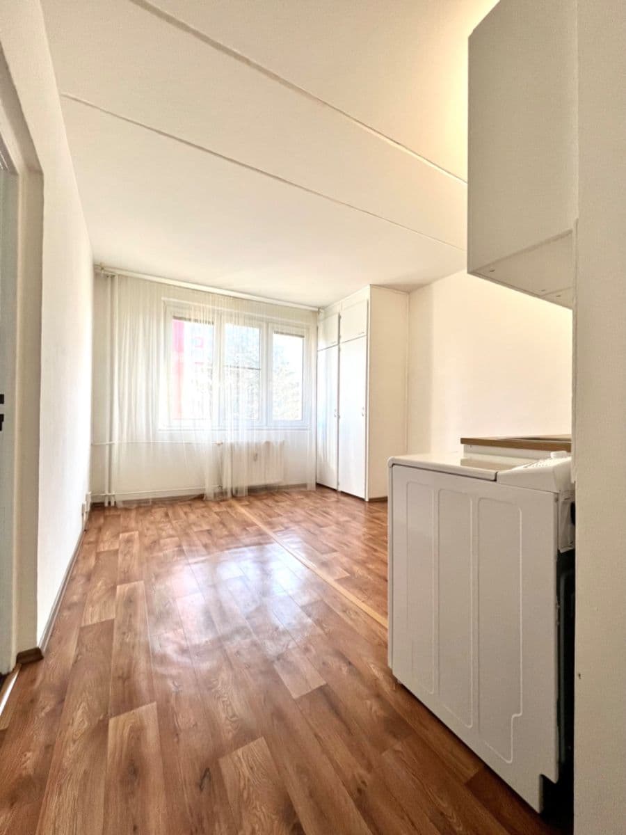 1 bedroom with open-plan kitchen flat for sale, 13 m², Arbesova, Kladno, Středočeský Region 1 bedroom with open-plan kitchen flat for sale, 13 m², Arbesova, Kladno, Středočeský Region