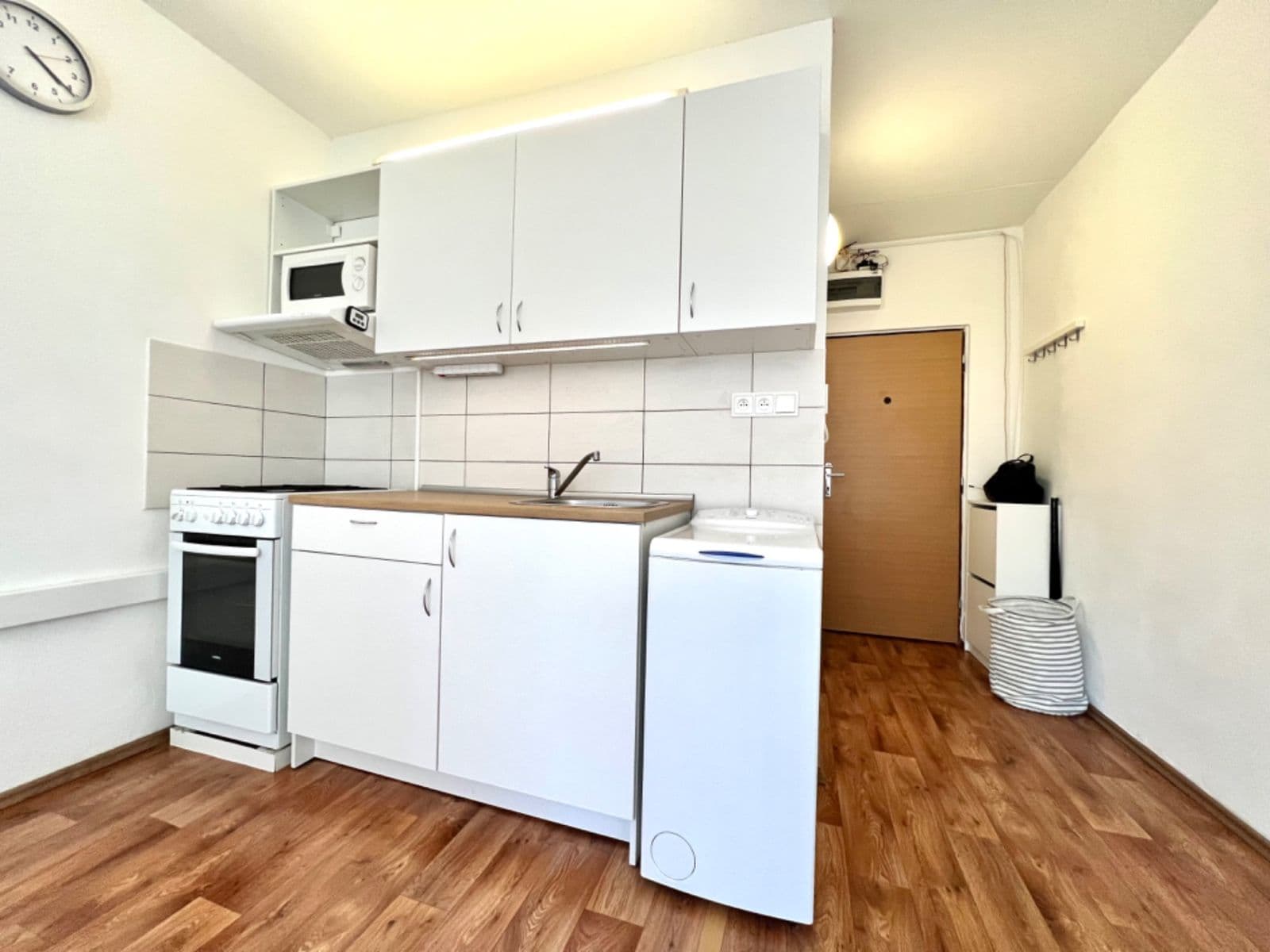 1 bedroom with open-plan kitchen flat for sale, 13 m², Arbesova, Kladno, Středočeský Region 1 bedroom with open-plan kitchen flat for sale, 13 m², Arbesova, Kladno, Středočeský Region