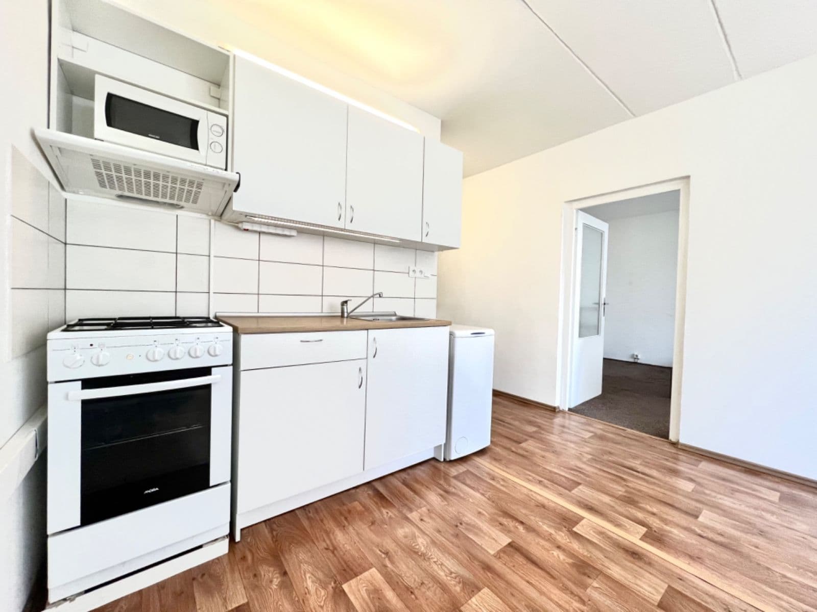 1 bedroom with open-plan kitchen flat for sale, 13 m², Arbesova, Kladno, Středočeský Region 1 bedroom with open-plan kitchen flat for sale, 13 m², Arbesova, Kladno, Středočeský Region