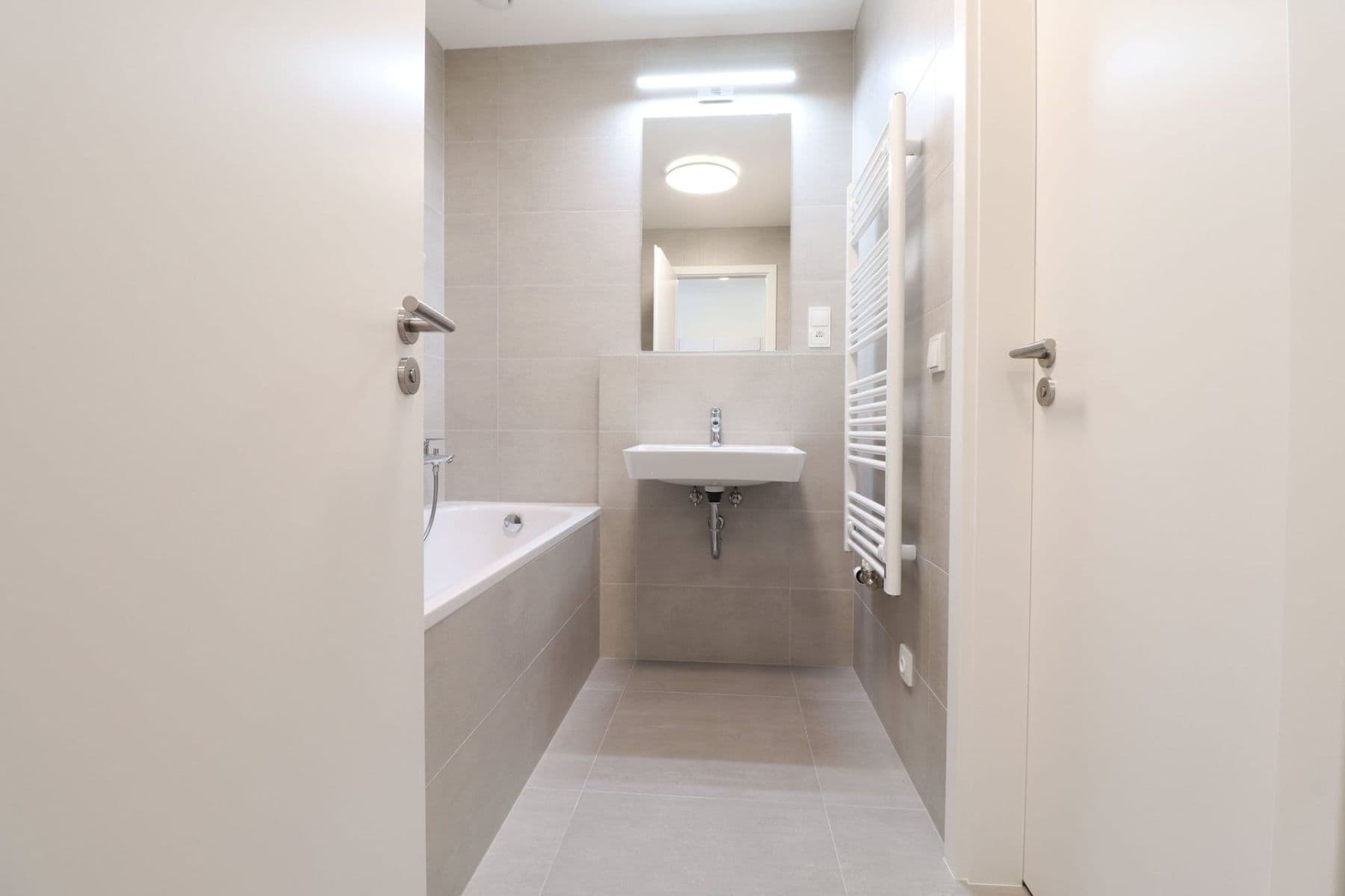 1 bedroom with open-plan kitchen flat to rent, 43 m², V háji, Prague, Prague 1 bedroom with open-plan kitchen flat to rent, 43 m², V háji, Prague, Prague