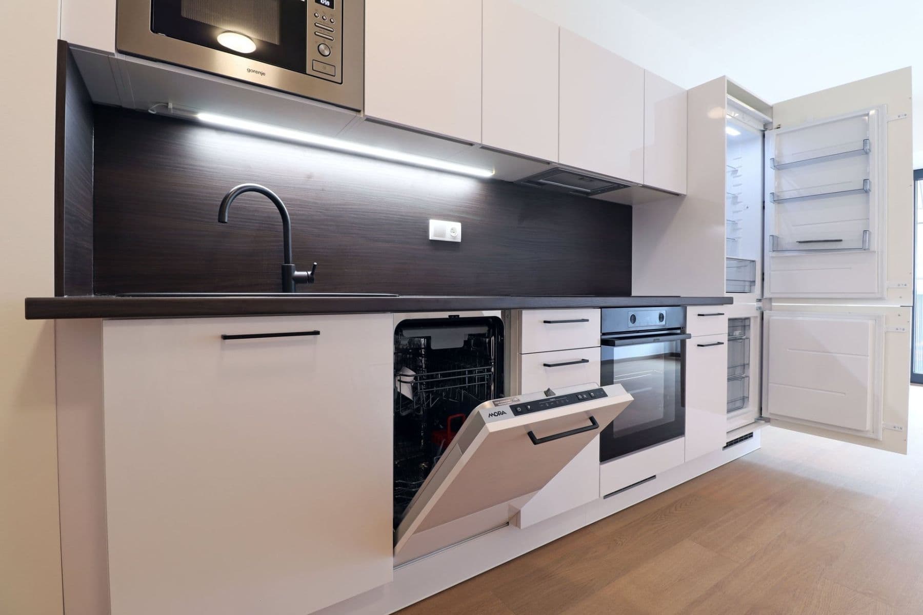 1 bedroom with open-plan kitchen flat to rent, 43 m², V háji, Prague, Prague 1 bedroom with open-plan kitchen flat to rent, 43 m², V háji, Prague, Prague