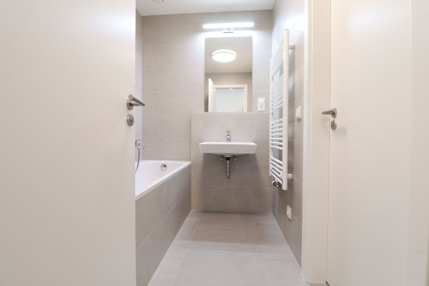 1 bedroom with open-plan kitchen flat to rent, 43 m², V háji, Prague, Prague 1 bedroom with open-plan kitchen flat to rent, 43 m², V háji, Prague, Prague