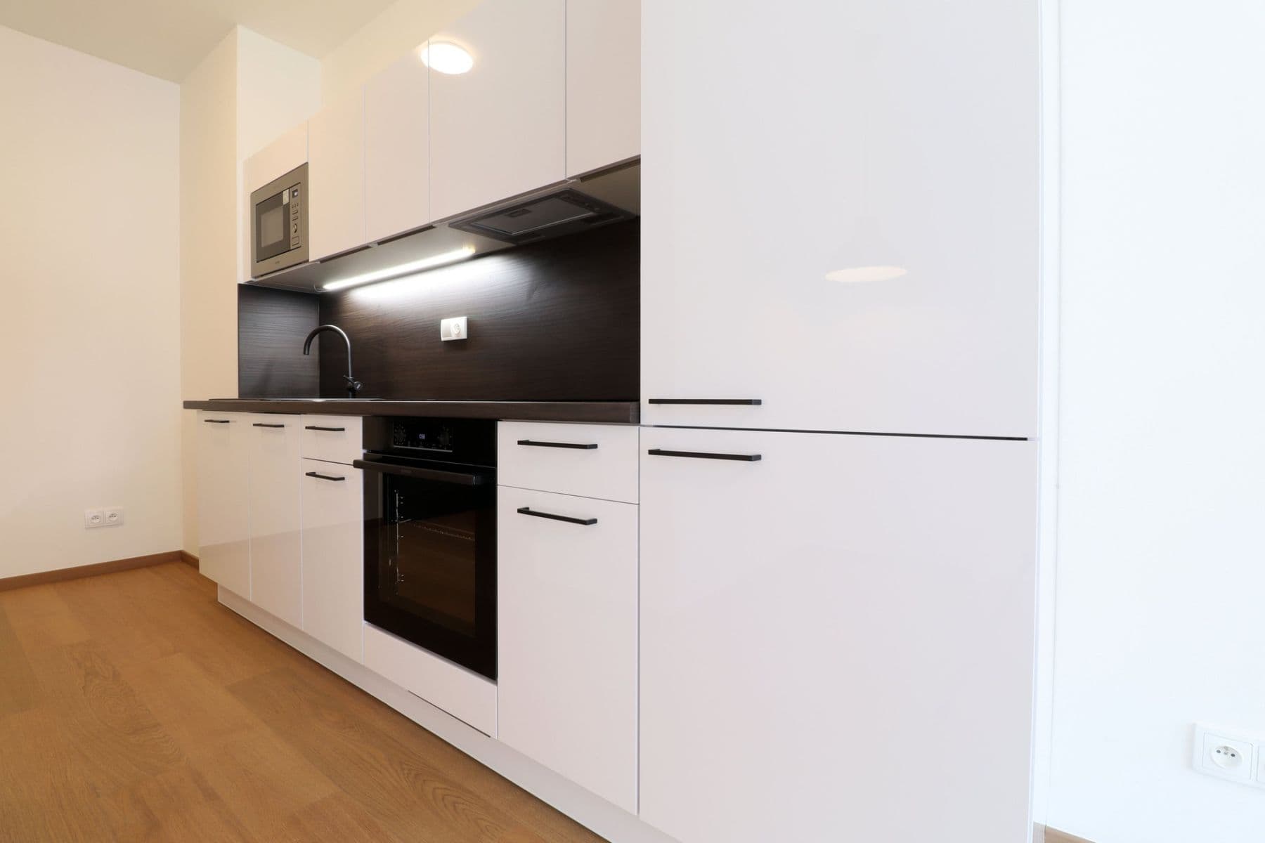 1 bedroom with open-plan kitchen flat to rent, 43 m², V háji, Prague, Prague 1 bedroom with open-plan kitchen flat to rent, 43 m², V háji, Prague, Prague