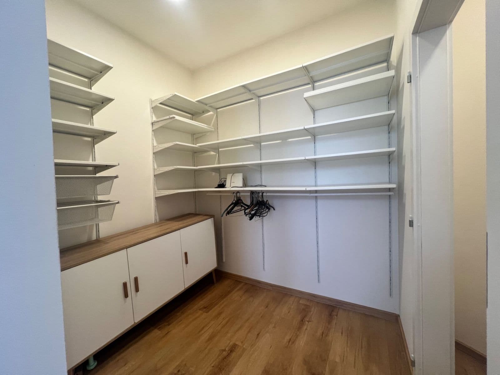 1 bedroom with open-plan kitchen flat to rent, 47 m², Holečkova, Prague, Prague 1 bedroom with open-plan kitchen flat to rent, 47 m², Holečkova, Prague, Prague