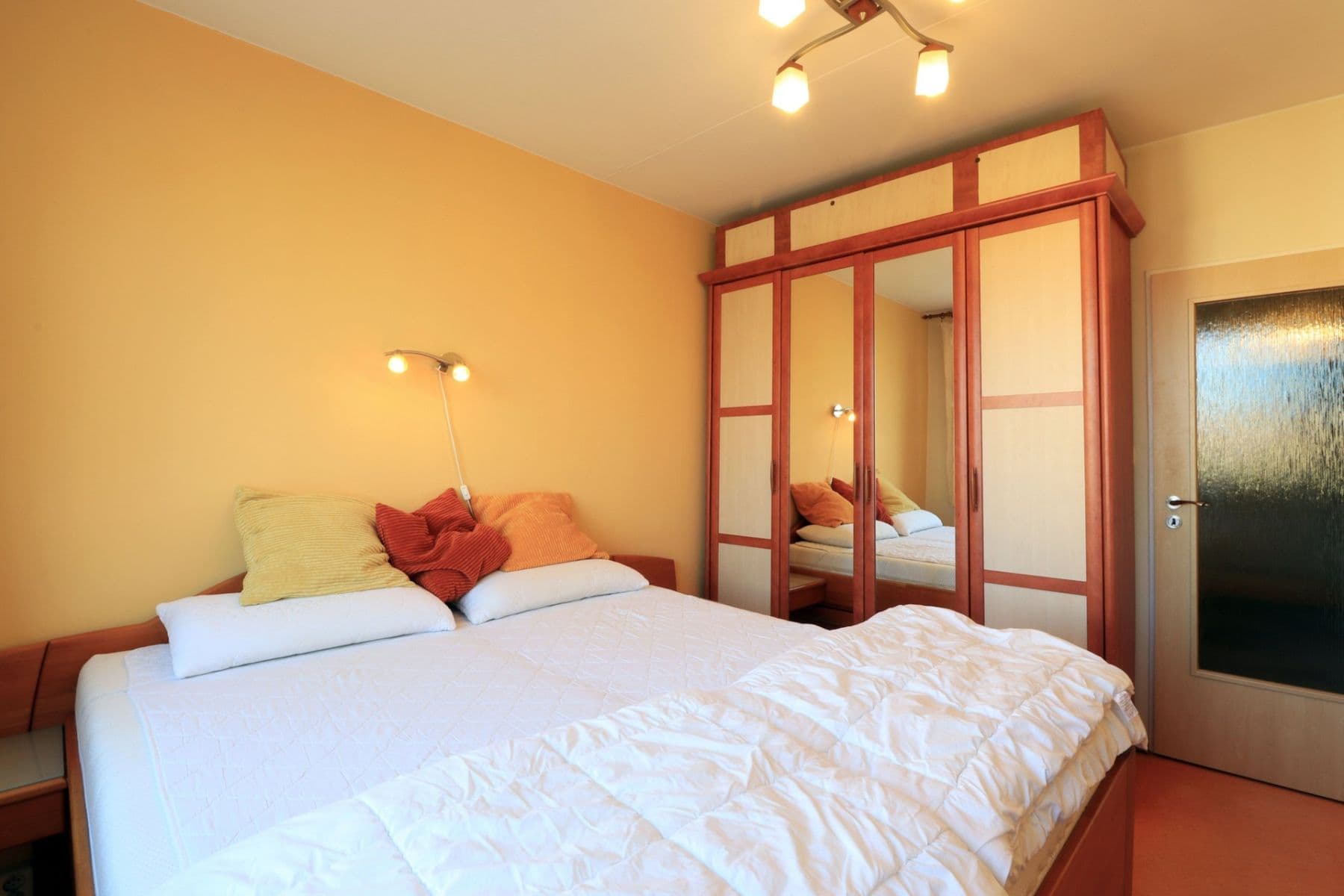 2 bedroom with open-plan kitchen flat to rent, 73 m², Nevanova, Prague, Prague 2 bedroom with open-plan kitchen flat to rent, 73 m², Nevanova, Prague, Prague