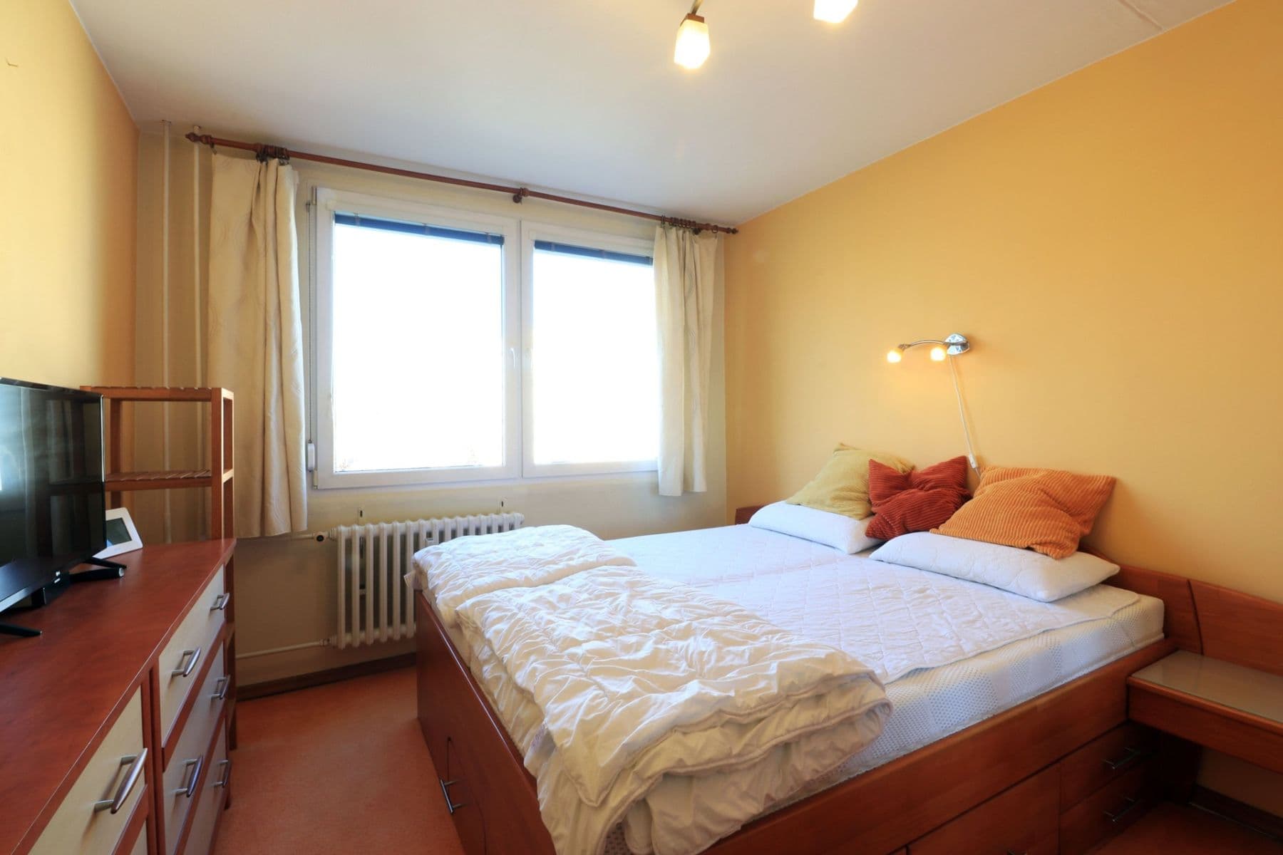 2 bedroom with open-plan kitchen flat to rent, 73 m², Nevanova, Prague, Prague 2 bedroom with open-plan kitchen flat to rent, 73 m², Nevanova, Prague, Prague