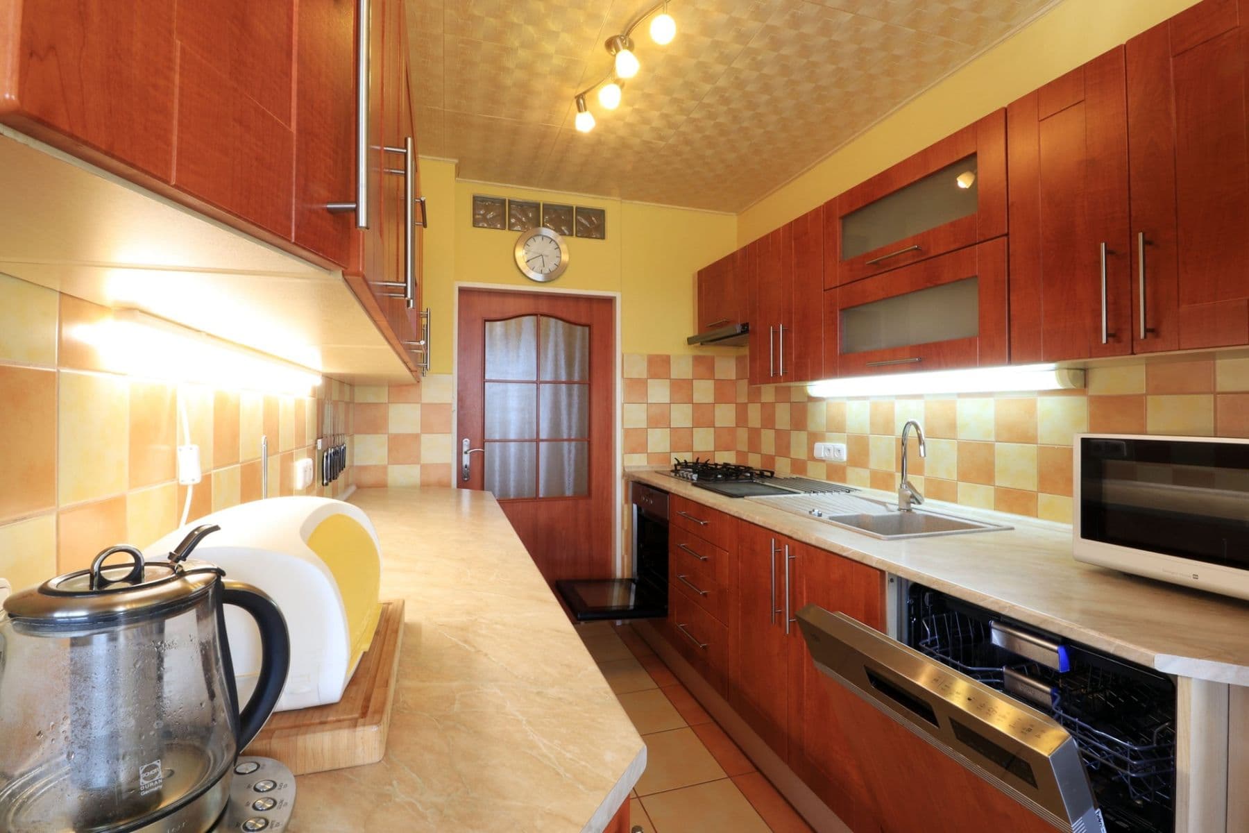 2 bedroom with open-plan kitchen flat to rent, 73 m², Nevanova, Prague, Prague 2 bedroom with open-plan kitchen flat to rent, 73 m², Nevanova, Prague, Prague