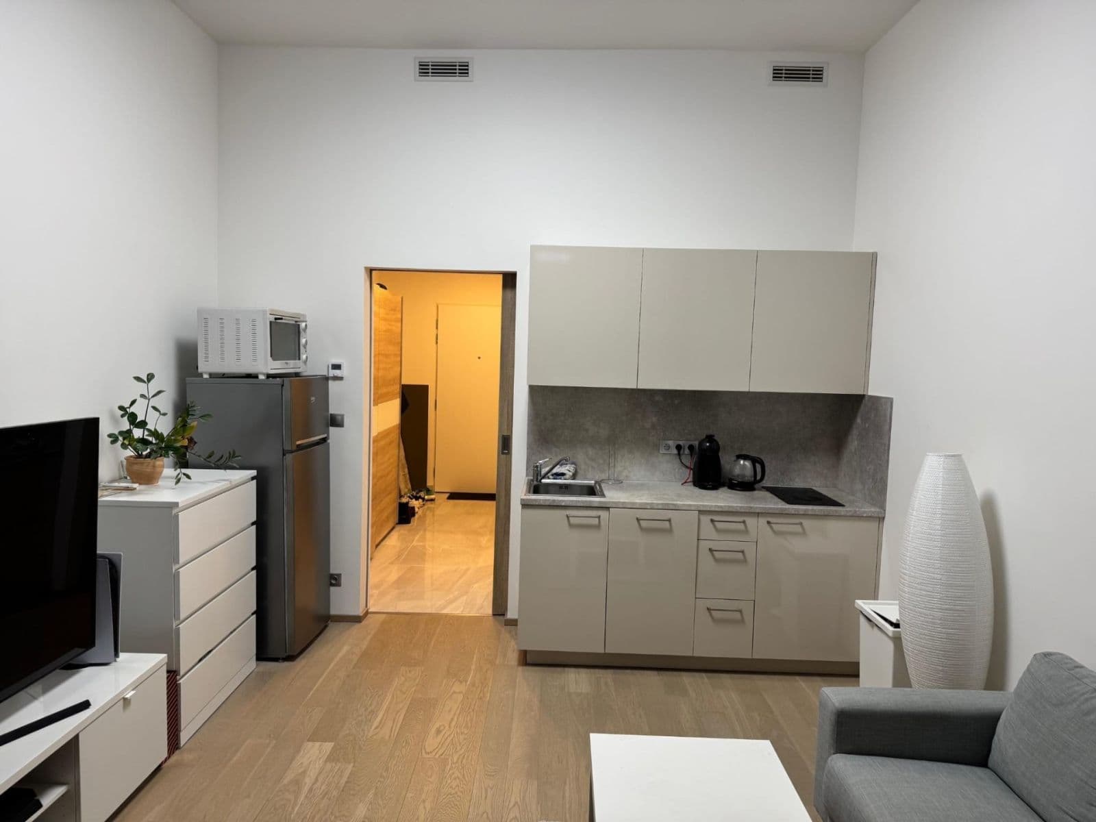 Studio flat to rent, 33 m², Kurta Konráda, Prague, Prague Studio flat to rent, 33 m², Kurta Konráda, Prague, Prague