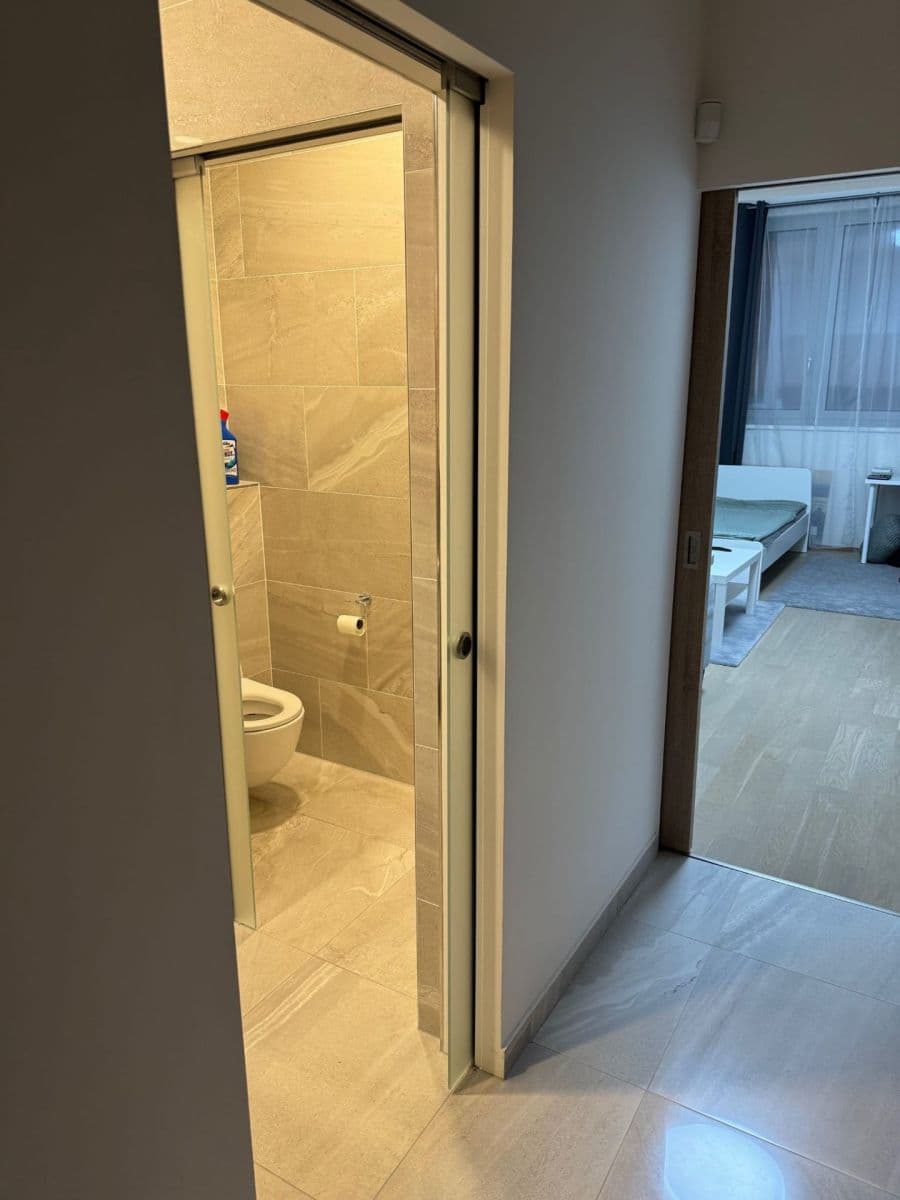 Studio flat to rent, 33 m², Kurta Konráda, Prague, Prague Studio flat to rent, 33 m², Kurta Konráda, Prague, Prague