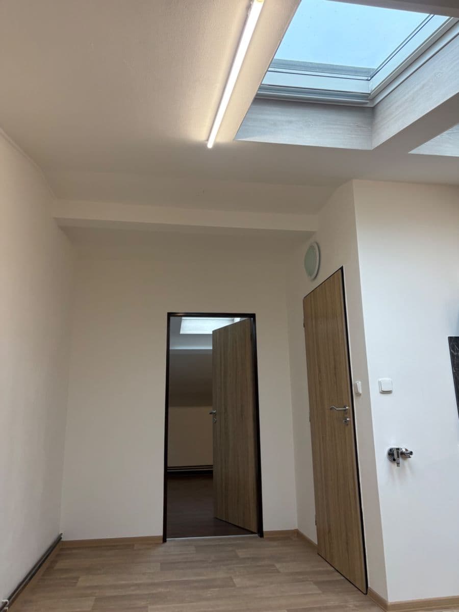 1 bedroom with open-plan kitchen flat to rent, 44 m², Nádražní, Líbeznice, Středočeský Region 1 bedroom with open-plan kitchen flat to rent, 44 m², Nádražní, Líbeznice, Středočeský Region