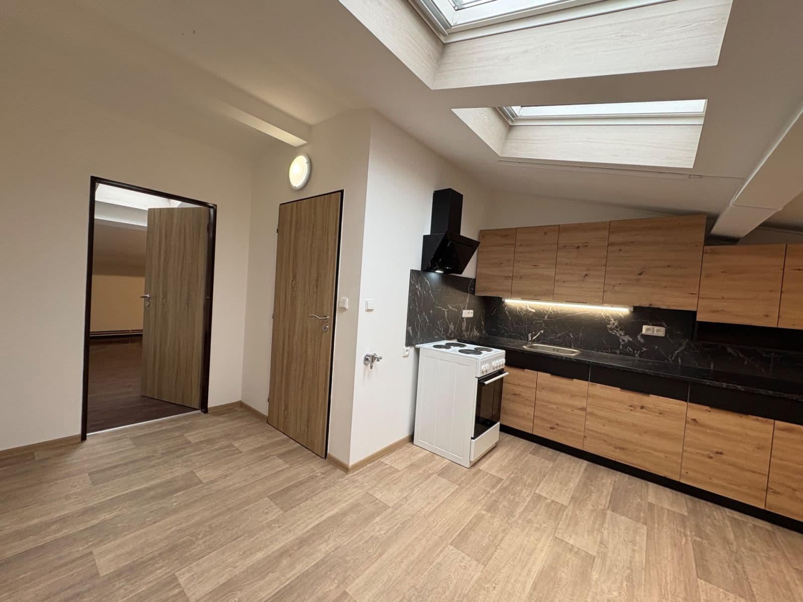 1 bedroom with open-plan kitchen flat to rent, 44 m², Nádražní, Líbeznice, Středočeský Region 1 bedroom with open-plan kitchen flat to rent, 44 m², Nádražní, Líbeznice, Středočeský Region