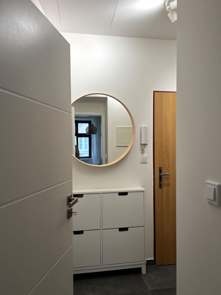 Studio flat to rent, 32 m², Na Zámyšli, Prague, Prague Studio flat to rent, 32 m², Na Zámyšli, Prague, Prague