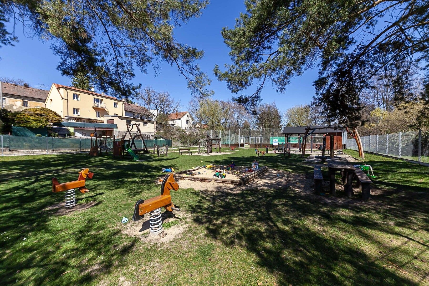 plot for sale, 910 m², Pod Višňovkou, Statenice, Středočeský Region plot for sale, 910 m², Pod Višňovkou, Statenice, Středočeský Region