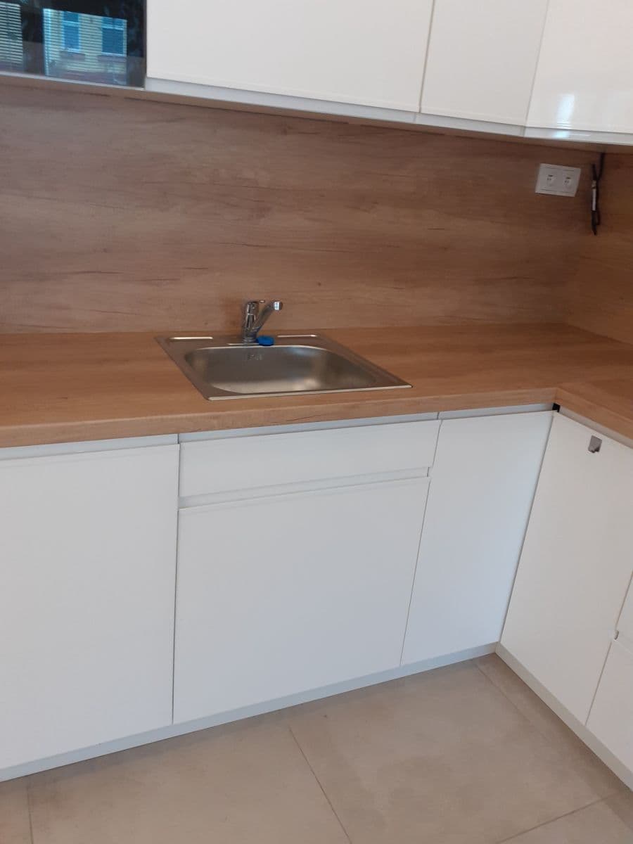 Studio flat to rent, 35 m², Rakouská, Milovice, Středočeský Region Studio flat to rent, 35 m², Rakouská, Milovice, Středočeský Region