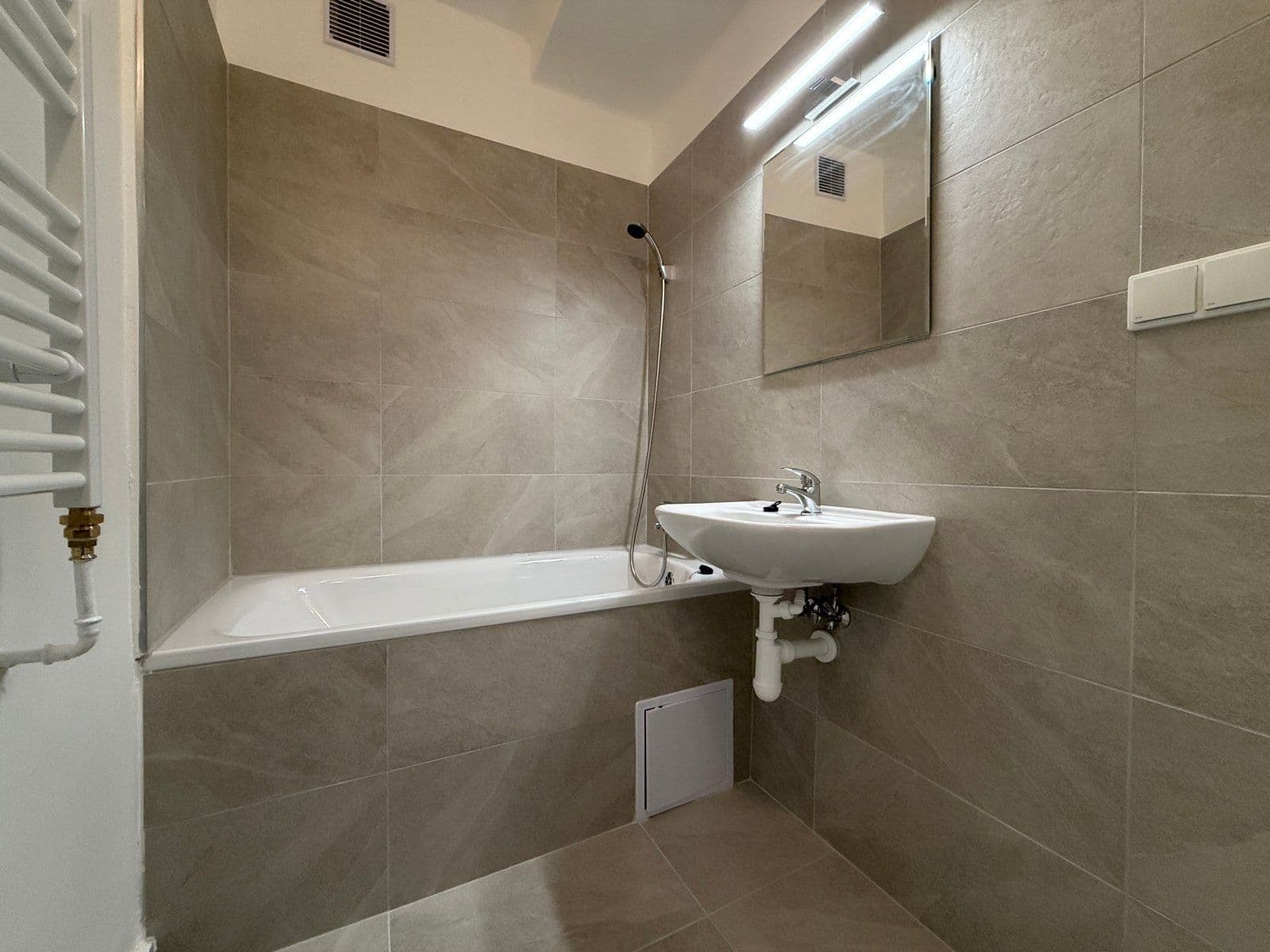 3 bedroom flat to rent, 66 m², Dlouhá třída, Havířov, Moravskoslezský Region 3 bedroom flat to rent, 66 m², Dlouhá třída, Havířov, Moravskoslezský Region