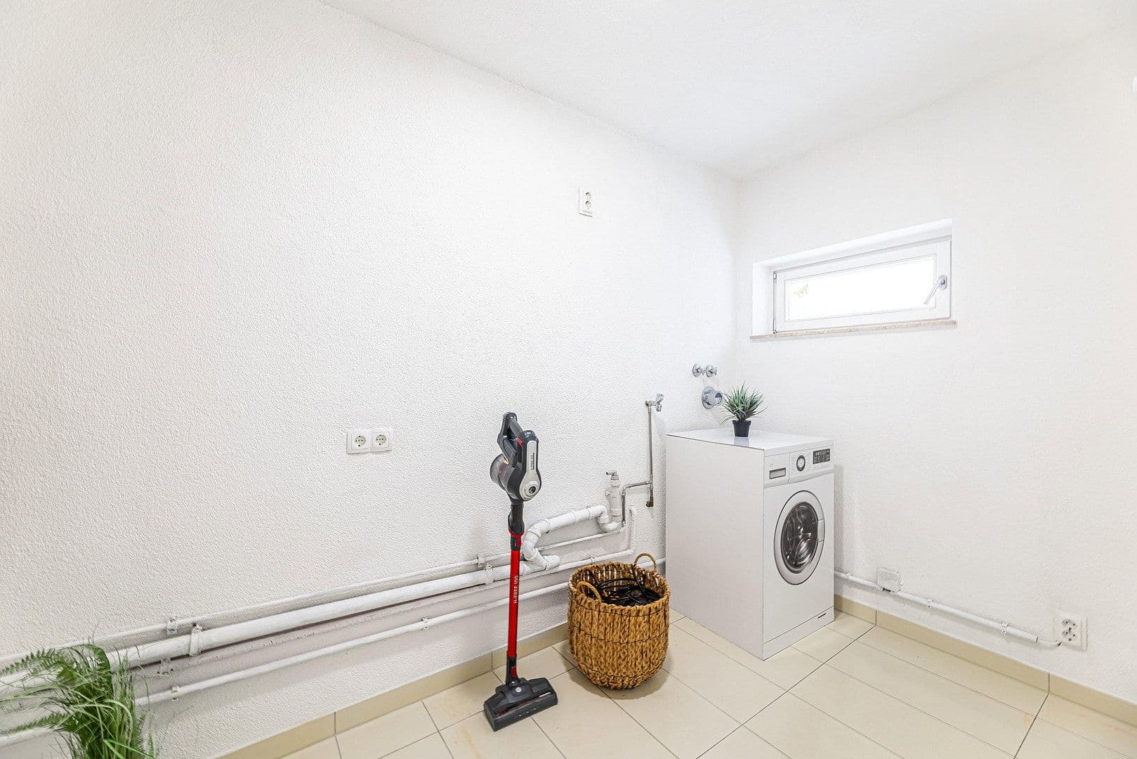 4 bedroom flat for sale, 98 m², Allerseeweg 14, Höchberg, Bavaria 4 bedroom flat for sale, 98 m², Allerseeweg 14, Höchberg, Bavaria