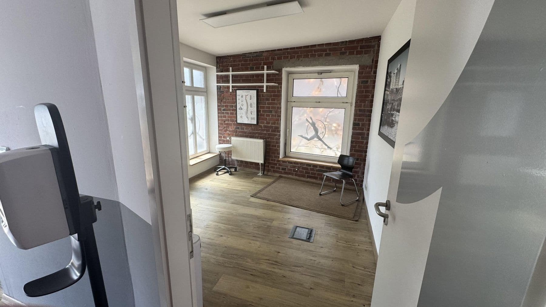 office to rent, 130 m², Neusser Str. 1b, Dormagen, North Rhine-Westphalia office to rent, 130 m², Neusser Str. 1b, Dormagen, North Rhine-Westphalia