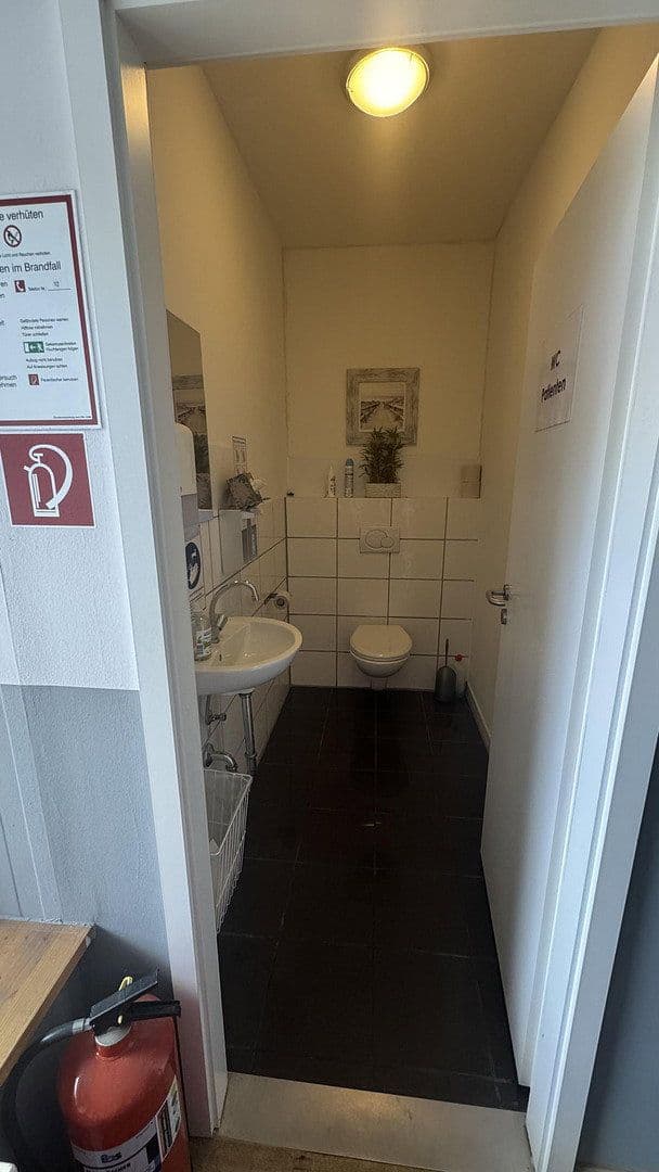 office to rent, 130 m², Neusser Str. 1b, Dormagen, North Rhine-Westphalia office to rent, 130 m², Neusser Str. 1b, Dormagen, North Rhine-Westphalia