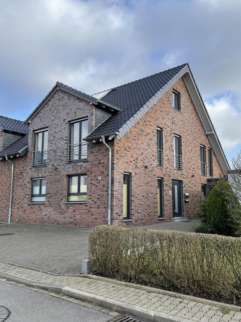 house to rent, 237 m², Würselen, North Rhine-Westphalia house to rent, 237 m², Würselen, North Rhine-Westphalia