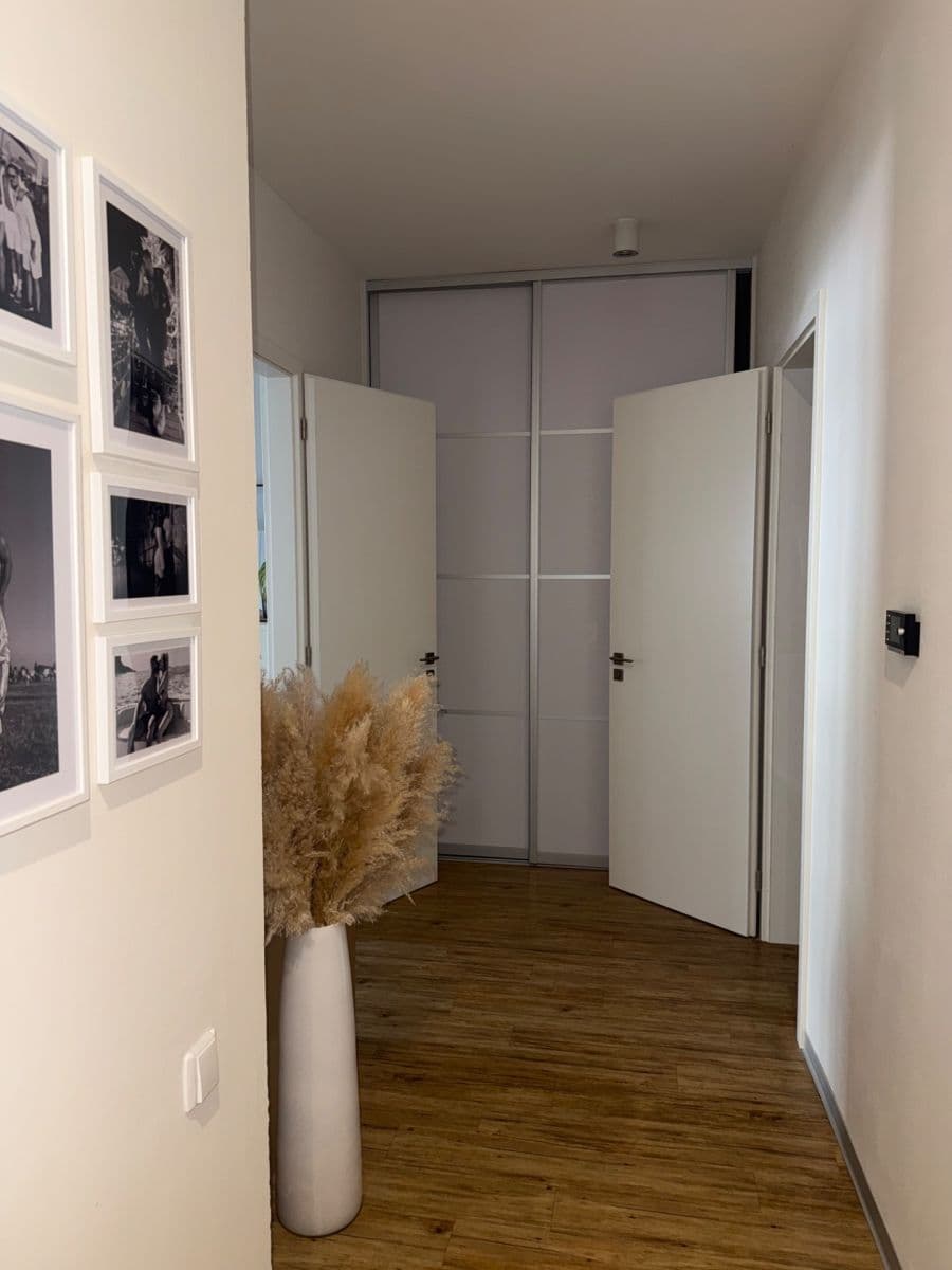 2 bedroom with open-plan kitchen flat to rent, 85 m², Ocelářská, Prague, Prague 2 bedroom with open-plan kitchen flat to rent, 85 m², Ocelářská, Prague, Prague