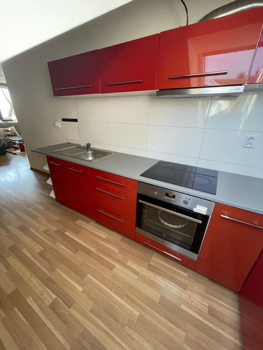 3 bedroom flat to rent, 115 m², Dehtínská, Prague, Prague 3 bedroom flat to rent, 115 m², Dehtínská, Prague, Prague