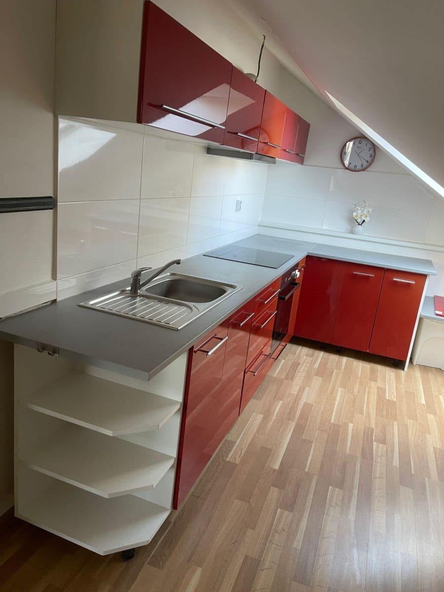 3 bedroom flat to rent, 115 m², Dehtínská, Prague, Prague 3 bedroom flat to rent, 115 m², Dehtínská, Prague, Prague