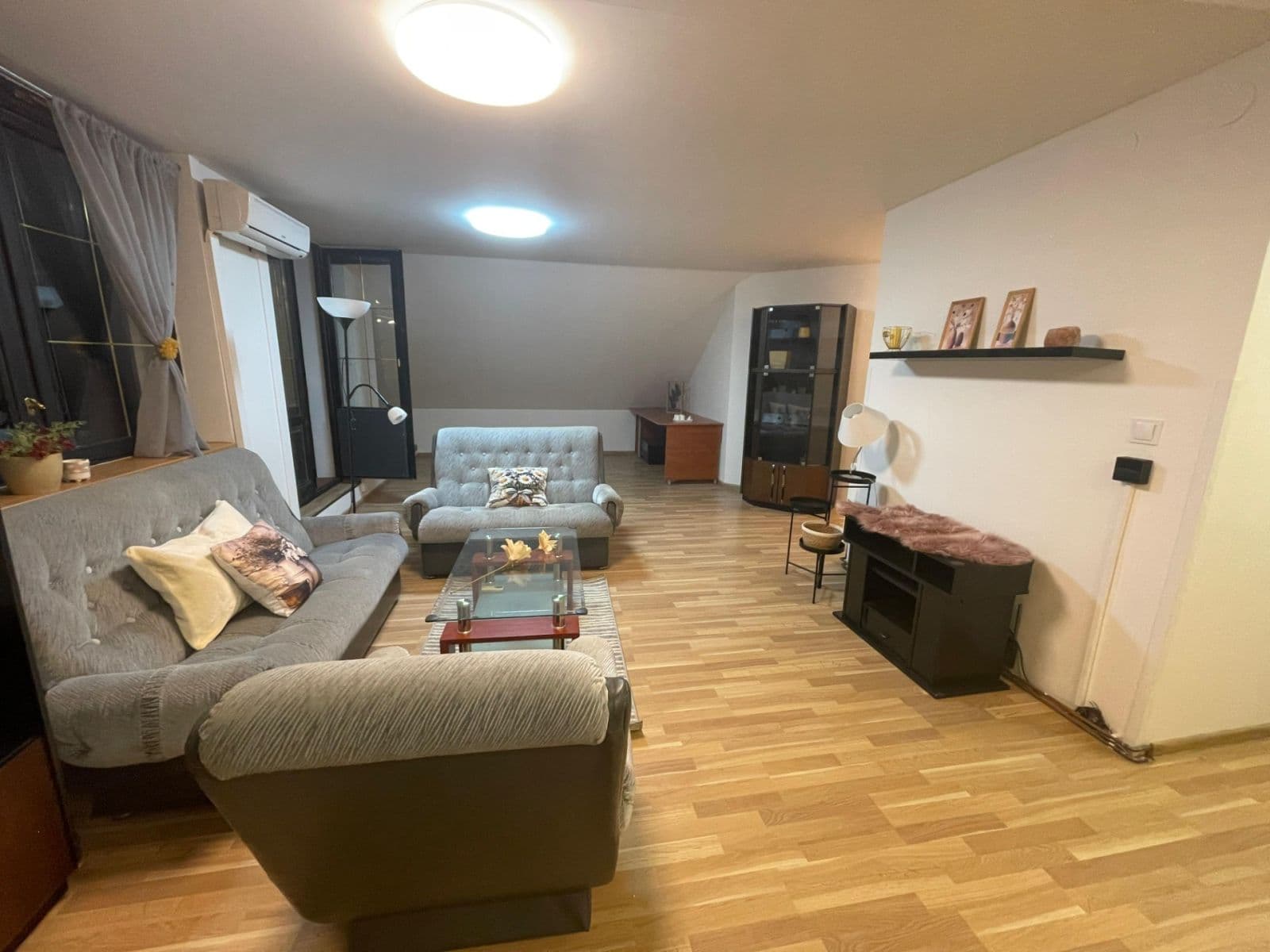 3 bedroom flat to rent, 115 m², Dehtínská, Prague, Prague 3 bedroom flat to rent, 115 m², Dehtínská, Prague, Prague