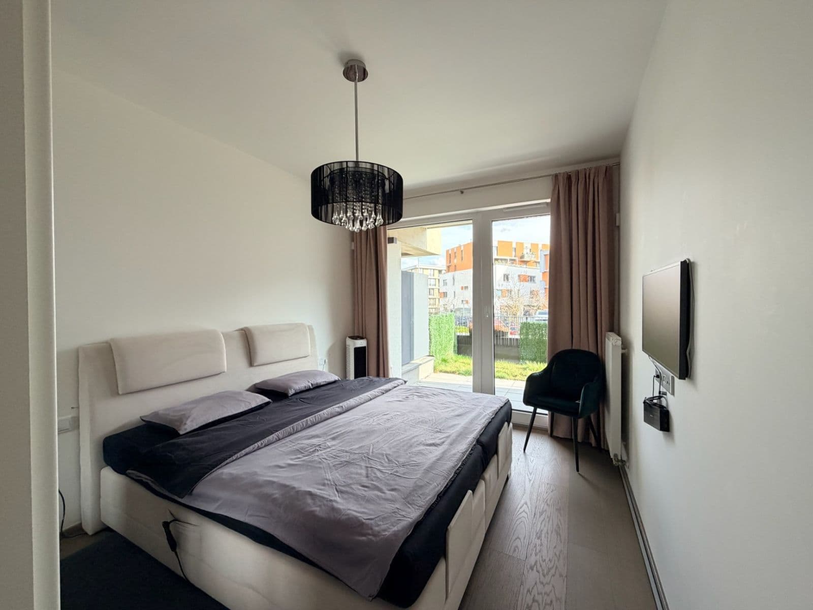 1 bedroom with open-plan kitchen flat to rent, 53 m², Dagmar Burešové, Prague, Prague 1 bedroom with open-plan kitchen flat to rent, 53 m², Dagmar Burešové, Prague, Prague