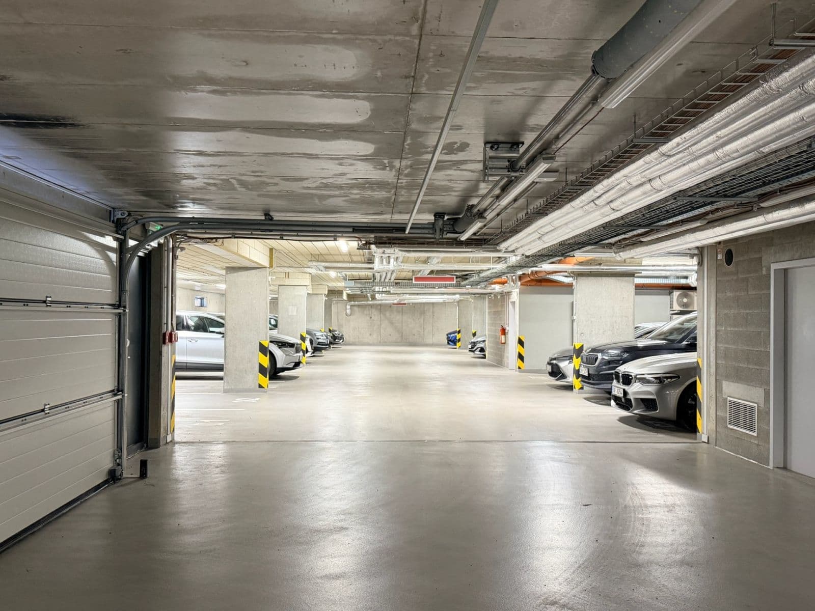 1 bedroom with open-plan kitchen flat to rent, 53 m², Dagmar Burešové, Prague, Prague 1 bedroom with open-plan kitchen flat to rent, 53 m², Dagmar Burešové, Prague, Prague