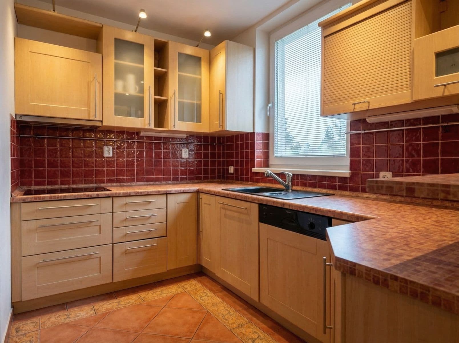 2 bedroom with open-plan kitchen flat to rent, 84 m², Žichlínská, Prague, Prague 2 bedroom with open-plan kitchen flat to rent, 84 m², Žichlínská, Prague, Prague