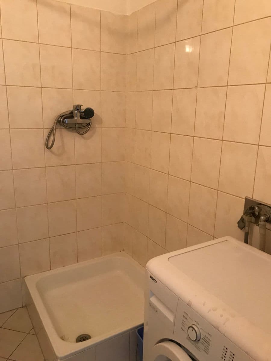 Studio flat to rent, 35 m², Najdrova, Roztoky, Středočeský Region Studio flat to rent, 35 m², Najdrova, Roztoky, Středočeský Region