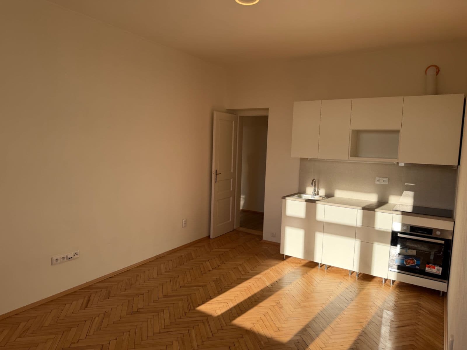 1 bedroom with open-plan kitchen flat to rent, 45 m², U Zvonařky, Prague, Prague 1 bedroom with open-plan kitchen flat to rent, 45 m², U Zvonařky, Prague, Prague