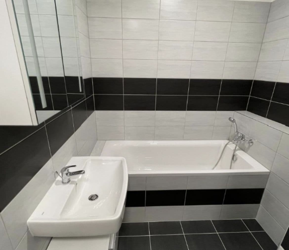 1 bedroom with open-plan kitchen flat to rent, 62 m², K Cukrovaru, Odolena Voda, Středočeský Region 1 bedroom with open-plan kitchen flat to rent, 62 m², K Cukrovaru, Odolena Voda, Středočeský Region