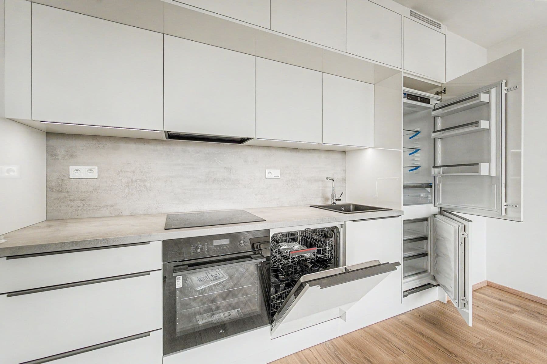 1 bedroom with open-plan kitchen flat to rent, 52 m², Hodkovická, Prague, Prague 1 bedroom with open-plan kitchen flat to rent, 52 m², Hodkovická, Prague, Prague