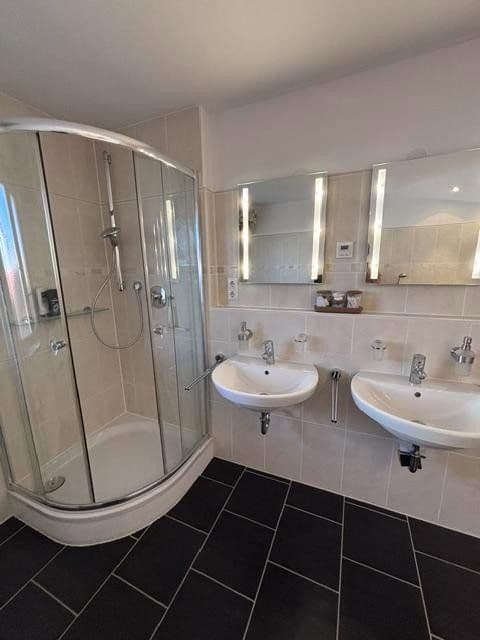 house for sale, 140 m², Höhenkirchen-Siegertsbrunn, Bavaria house for sale, 140 m², Höhenkirchen-Siegertsbrunn, Bavaria