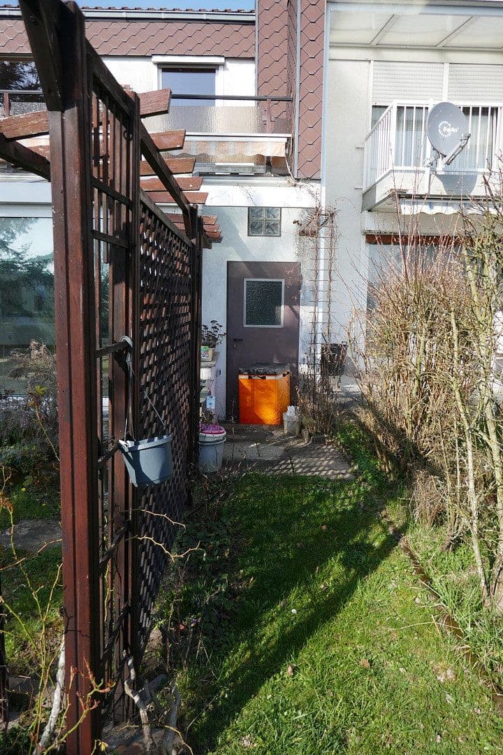house for sale, 140 m², Rostocker Straße 20, Saarbrücken, Saarland house for sale, 140 m², Rostocker Straße 20, Saarbrücken, Saarland