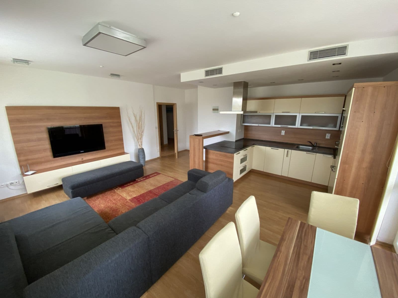 1 bedroom with open-plan kitchen flat to rent, 69 m², Jurkovičova, Prague, Prague 1 bedroom with open-plan kitchen flat to rent, 69 m², Jurkovičova, Prague, Prague