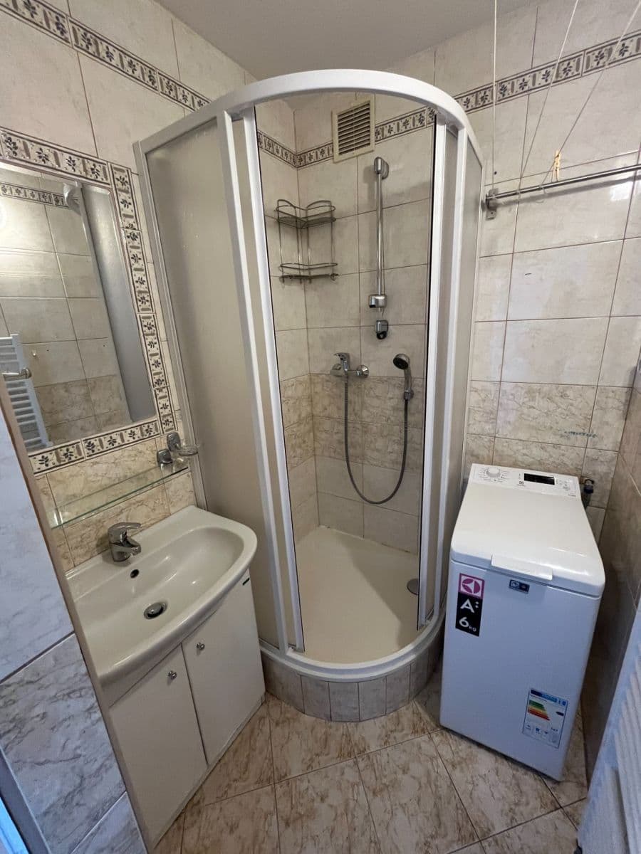 2 bedroom flat to rent, 49 m², Sadská, Prague, Prague 2 bedroom flat to rent, 49 m², Sadská, Prague, Prague