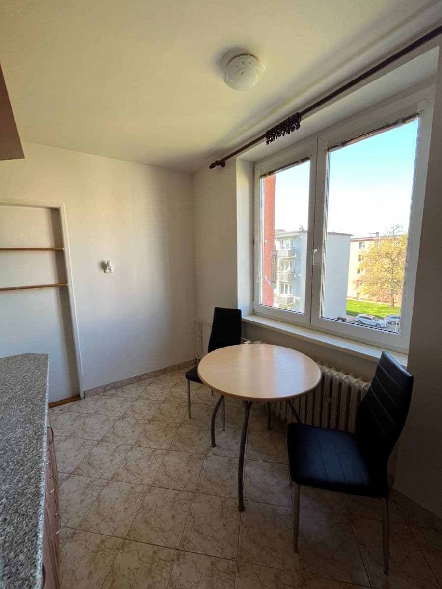 2 bedroom flat to rent, 49 m², Sadská, Prague, Prague 2 bedroom flat to rent, 49 m², Sadská, Prague, Prague